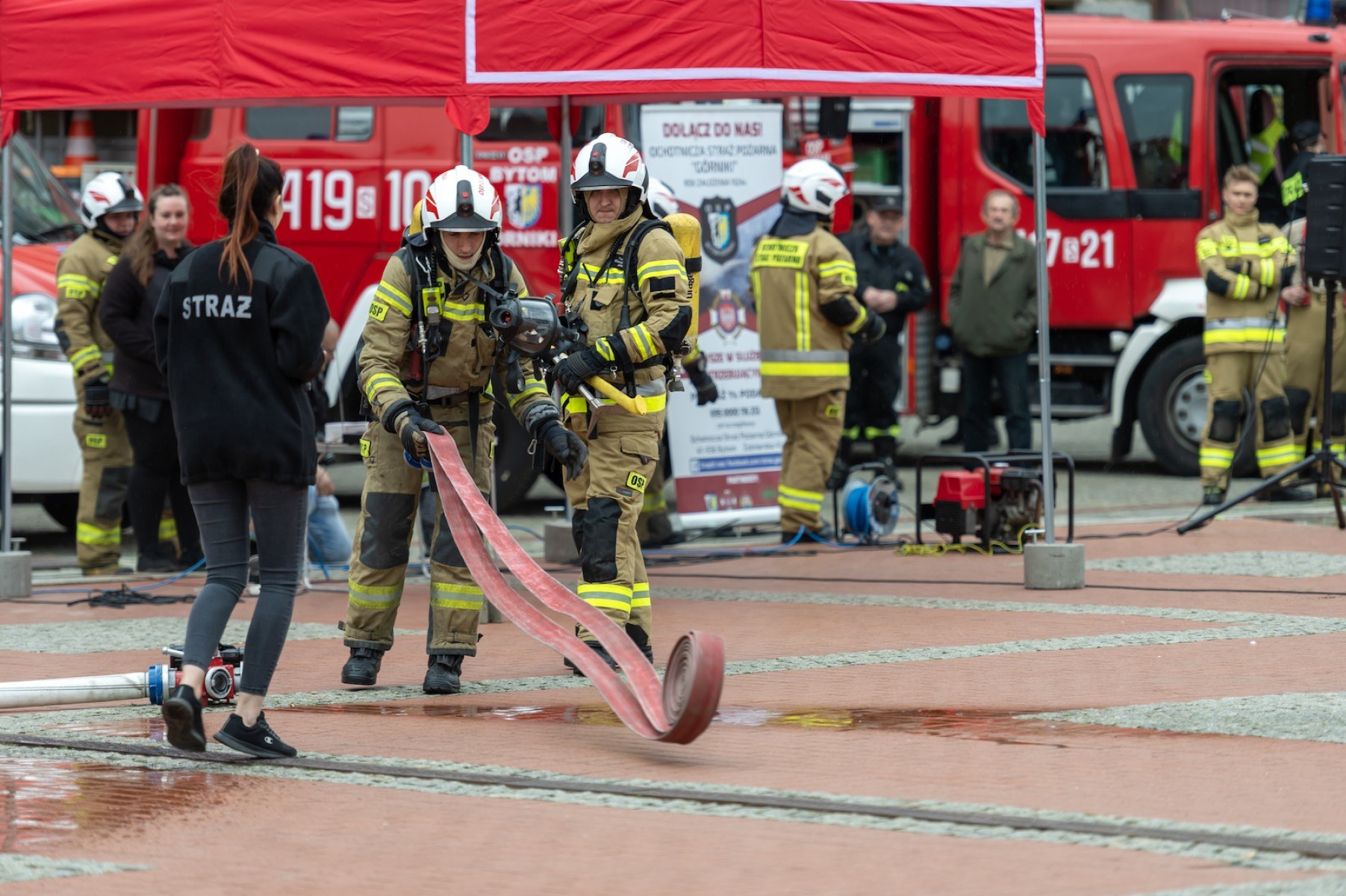 Był ogień i zachwyt publiczności Strażackie pokazy na bytomskim rynku 13