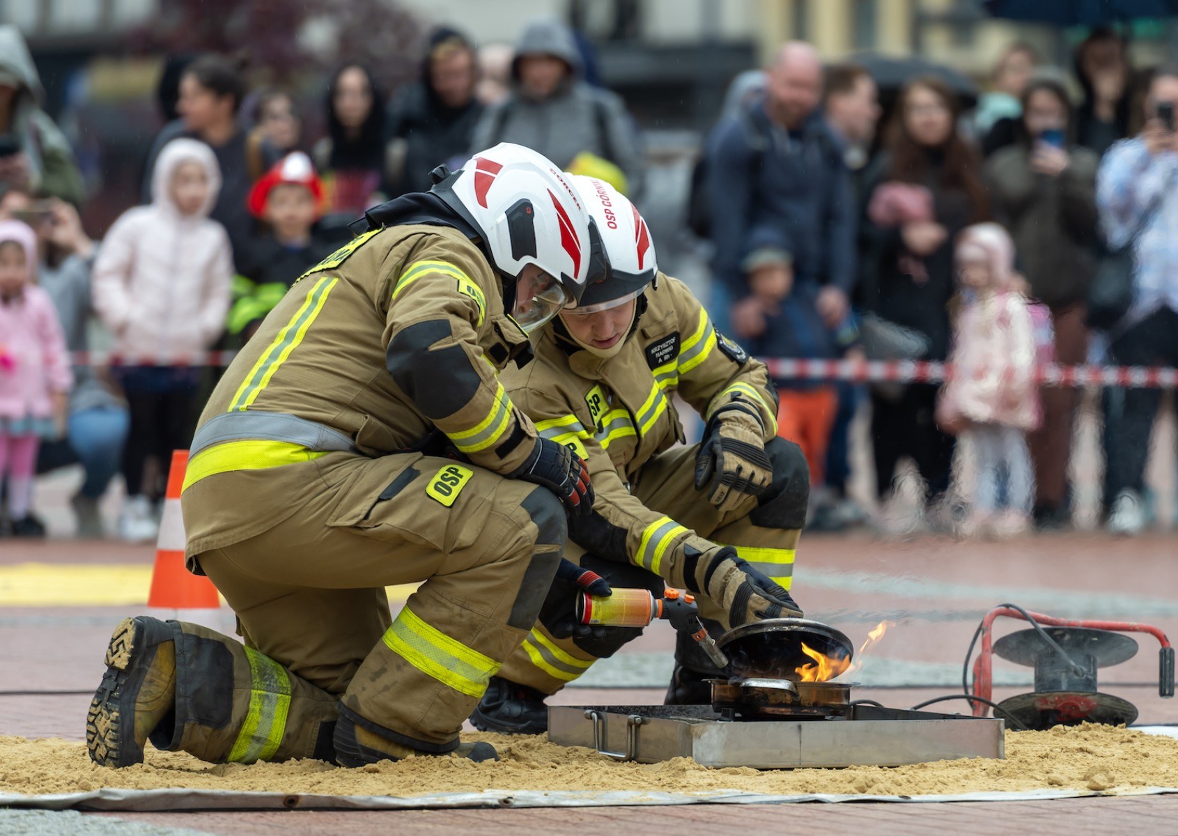 Był ogień i zachwyt publiczności Strażackie pokazy na bytomskim rynku 15