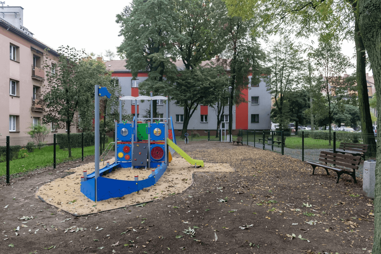 Plac zabaw przy ulicy Palińskiego w Bytomiu