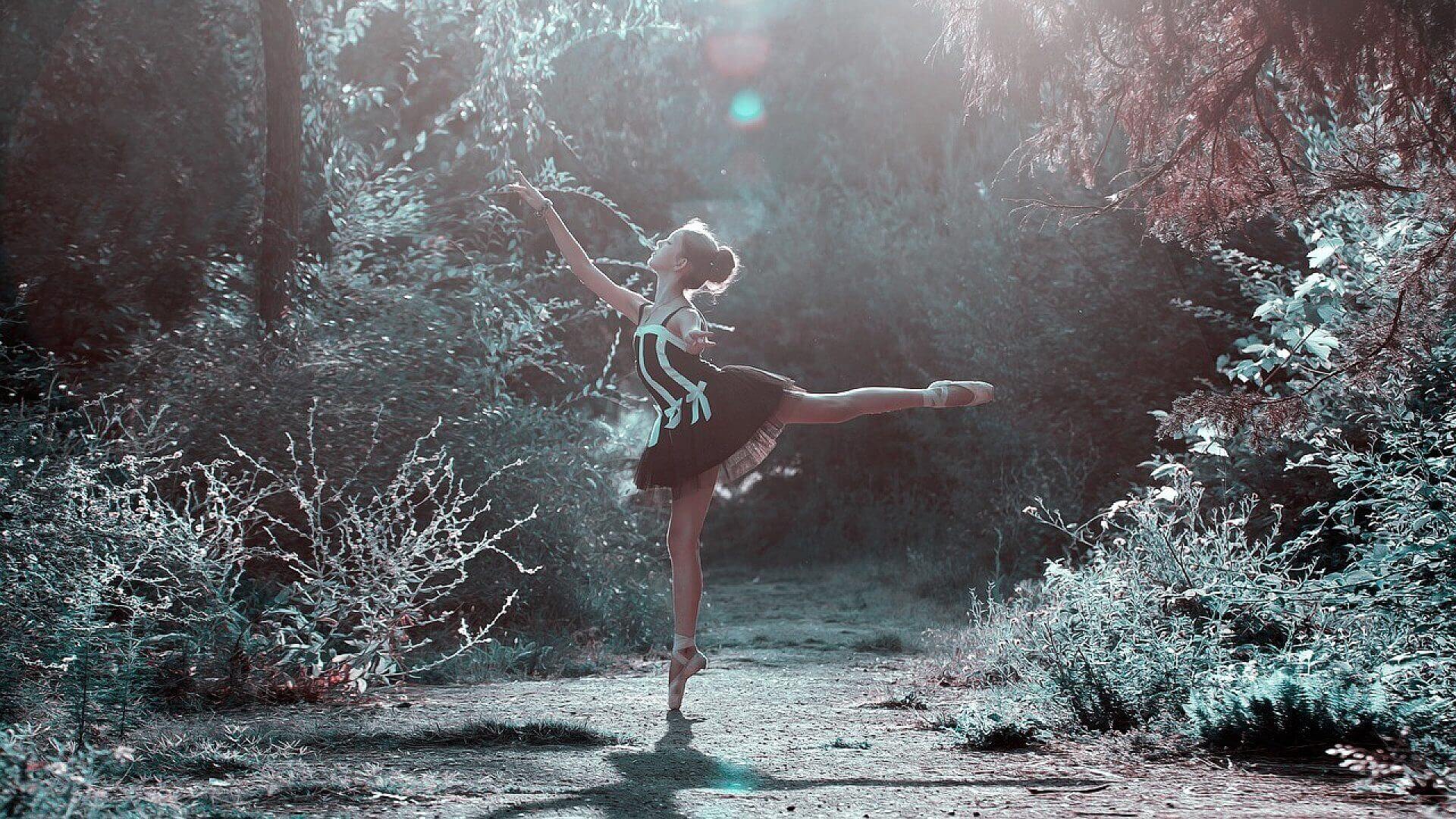 Byt ballet pose 1725207 1280 Byt ballet pose 1725207 1280