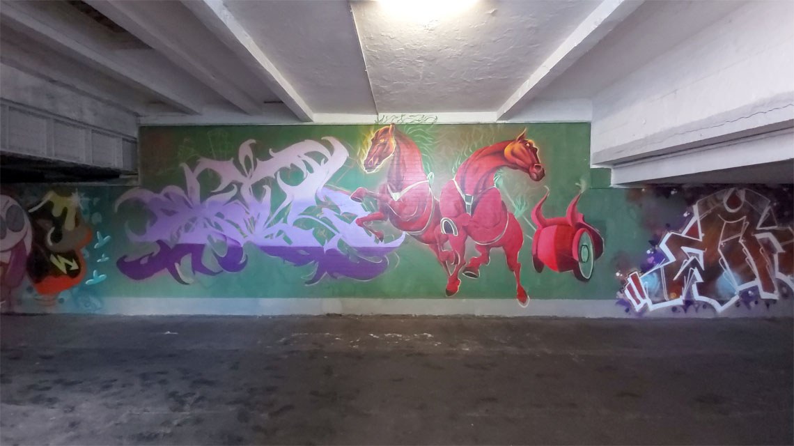 Byt graffiti w tunelu 03
