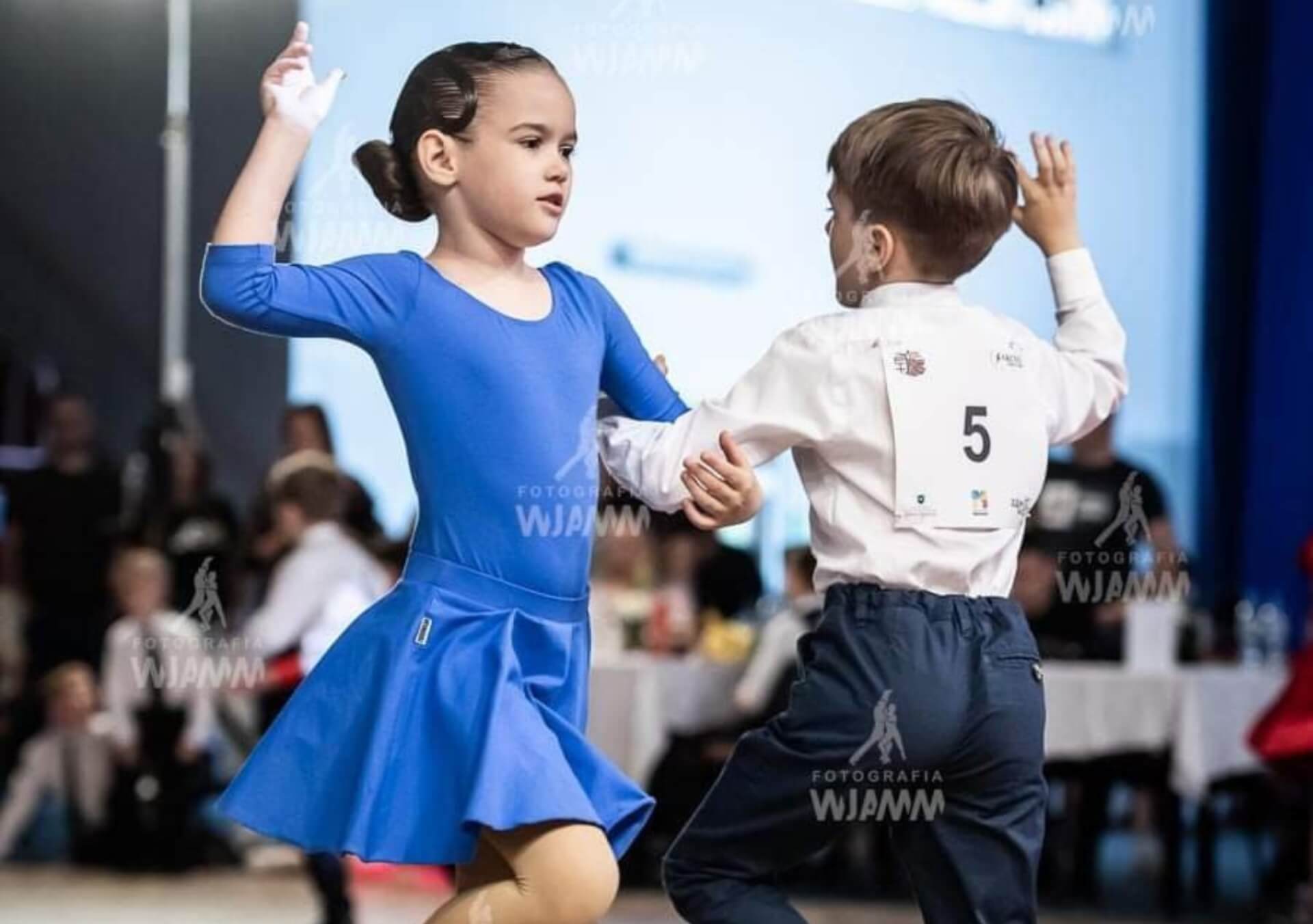 Pasja i Radość Tańca na Parkiecie: Kinga i Szymon Harazim oraz ich Szkoła Tańca K&S Fit&Dance