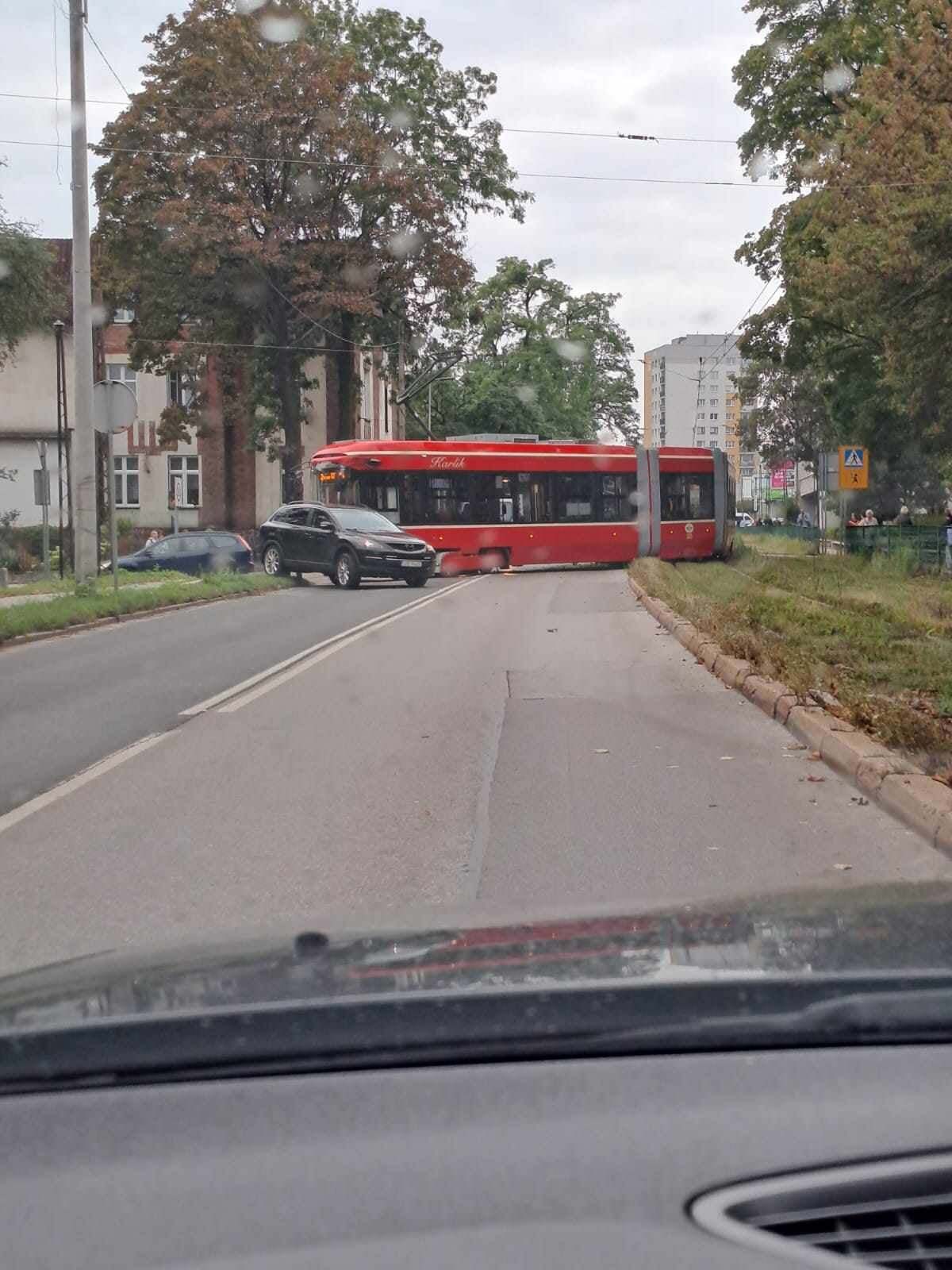 Bytom szombierki wykoleil sie tramwaj zabrzanska 16 wrzesnia 2024 2